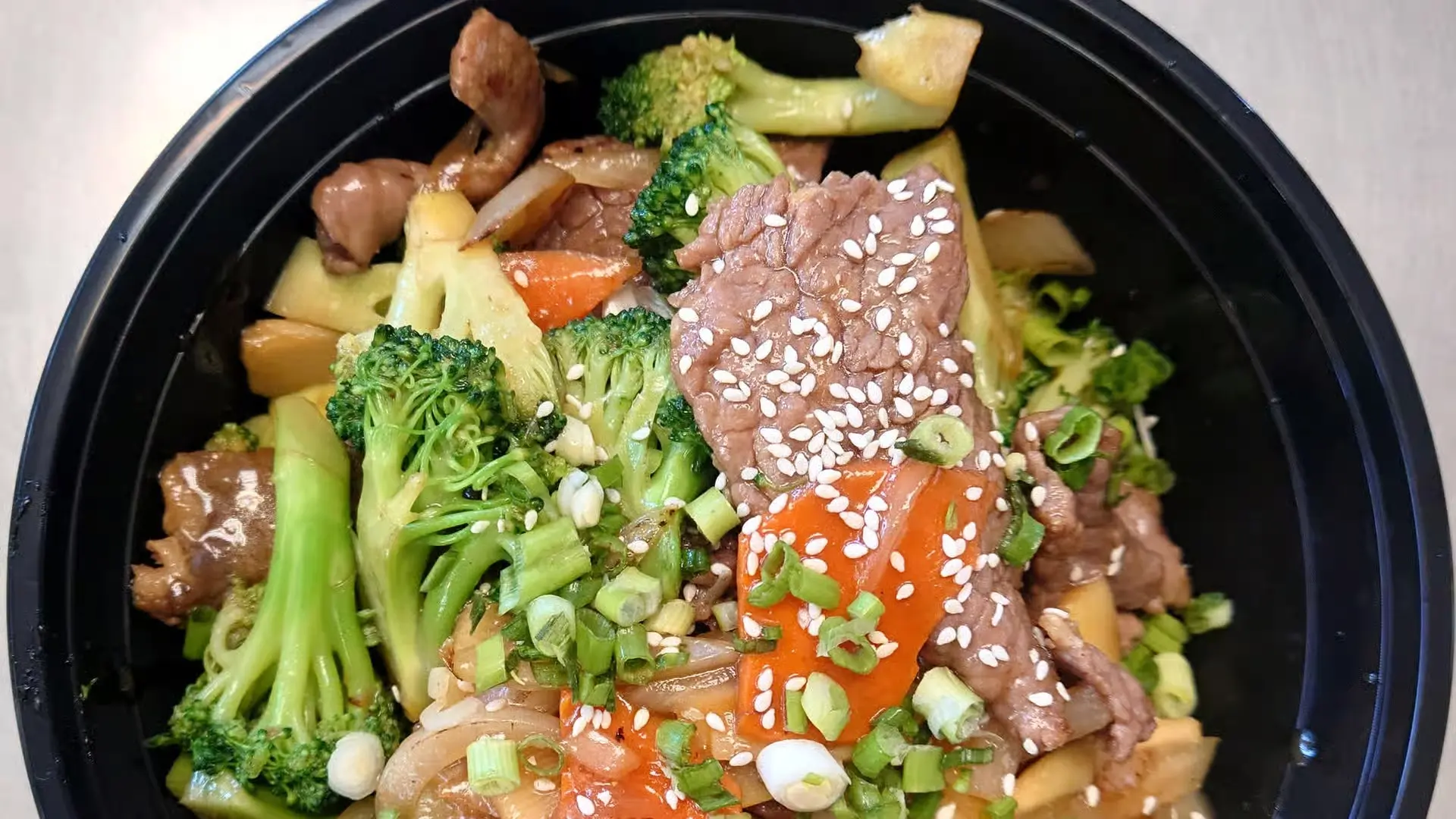 Senryyo-Asian-Fusion-Restaurant-Teriyaki-Beef-Bowl-Lawrence